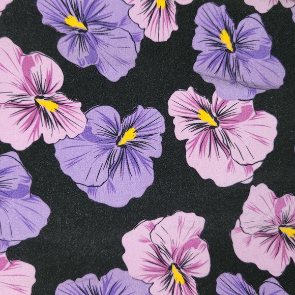 Top Valencia Violet Aloha Blooms Bloom Twist Back M Purple 3/4 Sleeve Hibiscus - Picture 16 of 16